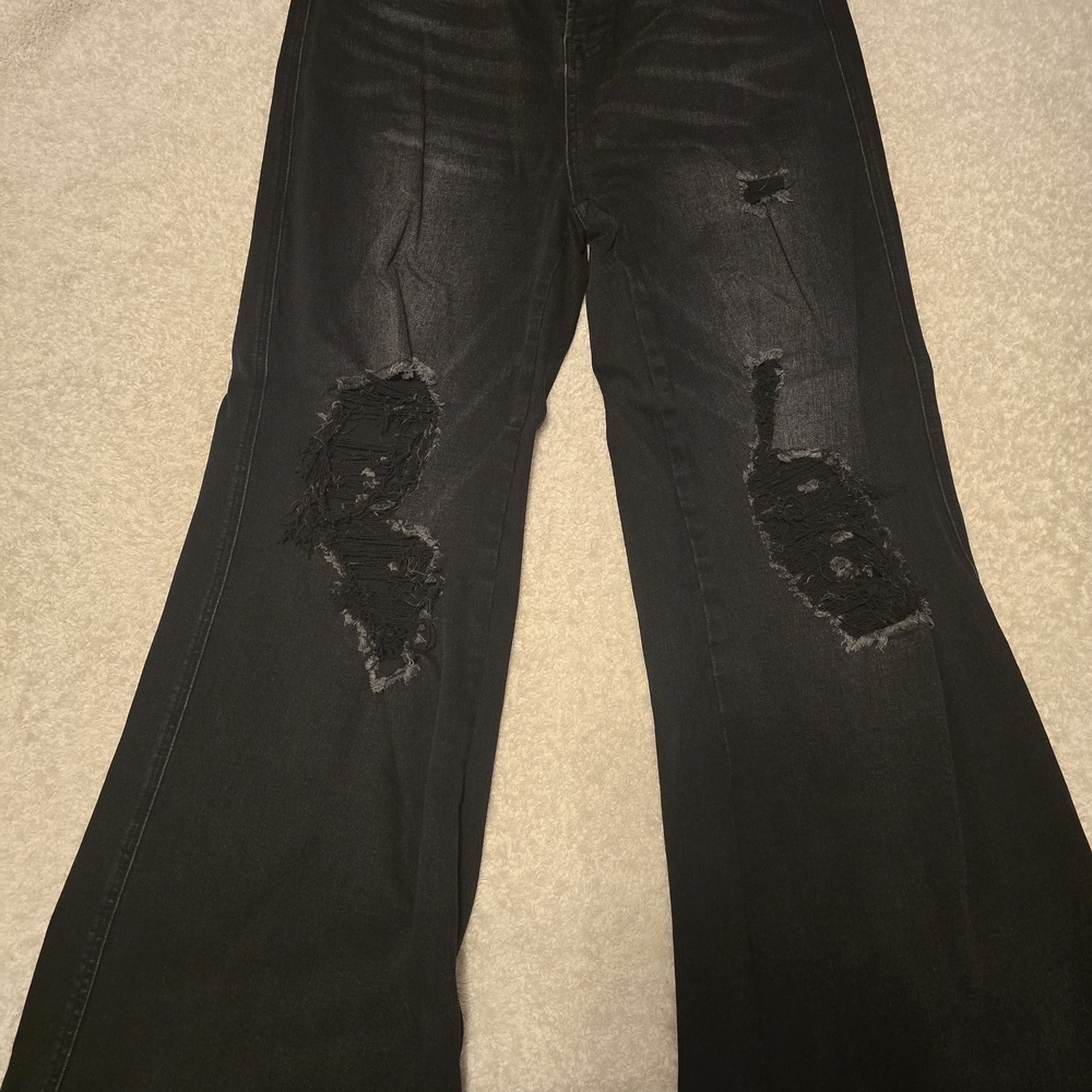 Chic Black Distressed Flare Jeans